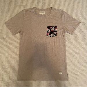 Modern Amusement short sleeve tee shirt with flower pocket mens size L